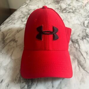 Red Under Armour blitzing hat. Size M/L flexfit. Worn twice. My head is too big.
